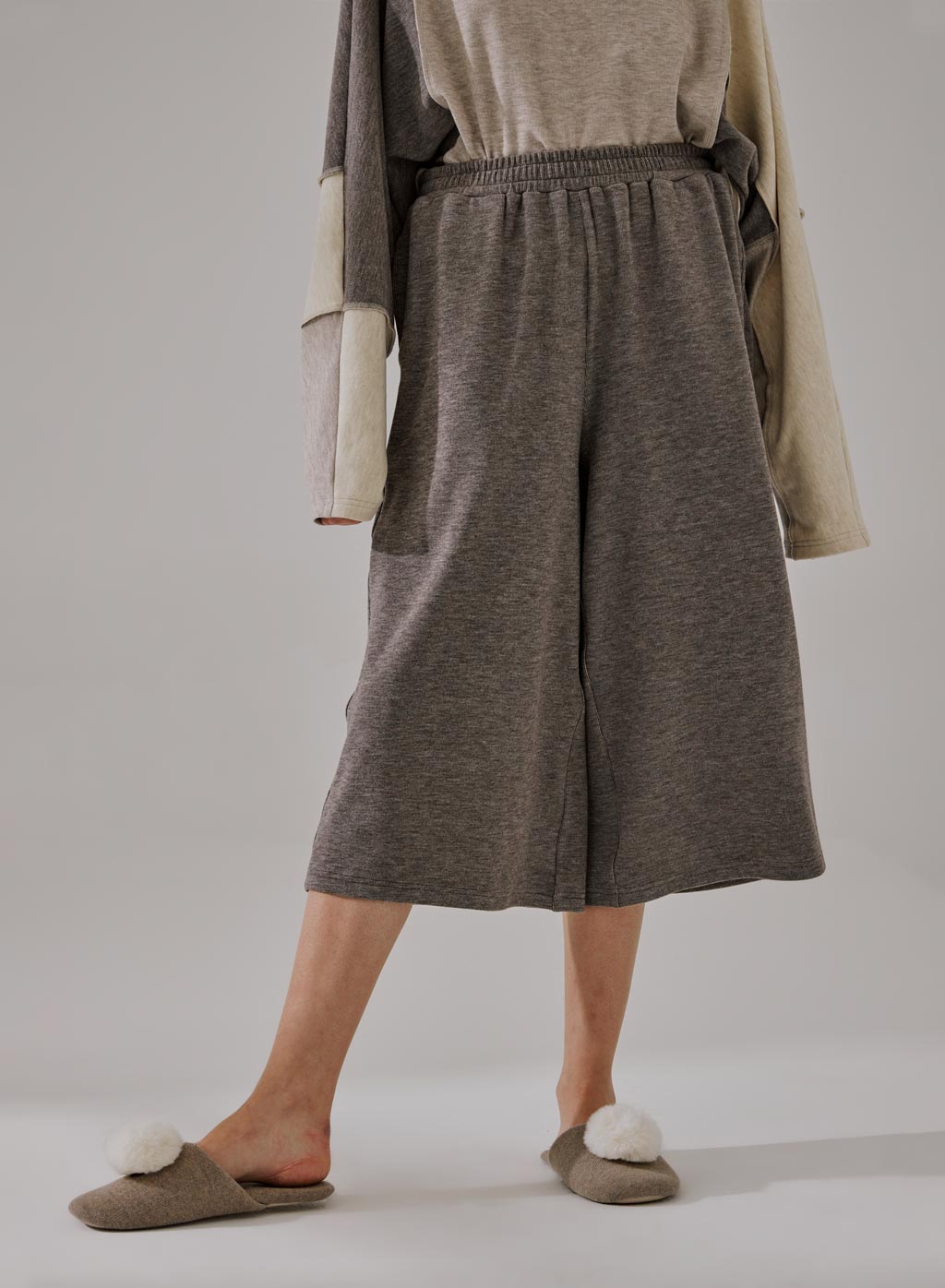 Loose Cropped Pants